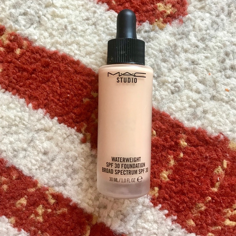 MAC Waterweight SPF 30 Foundation